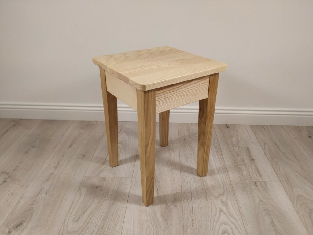 Uosio masyvo taburetė