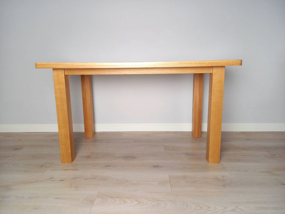 Ąžuolinis stalas Sengirė