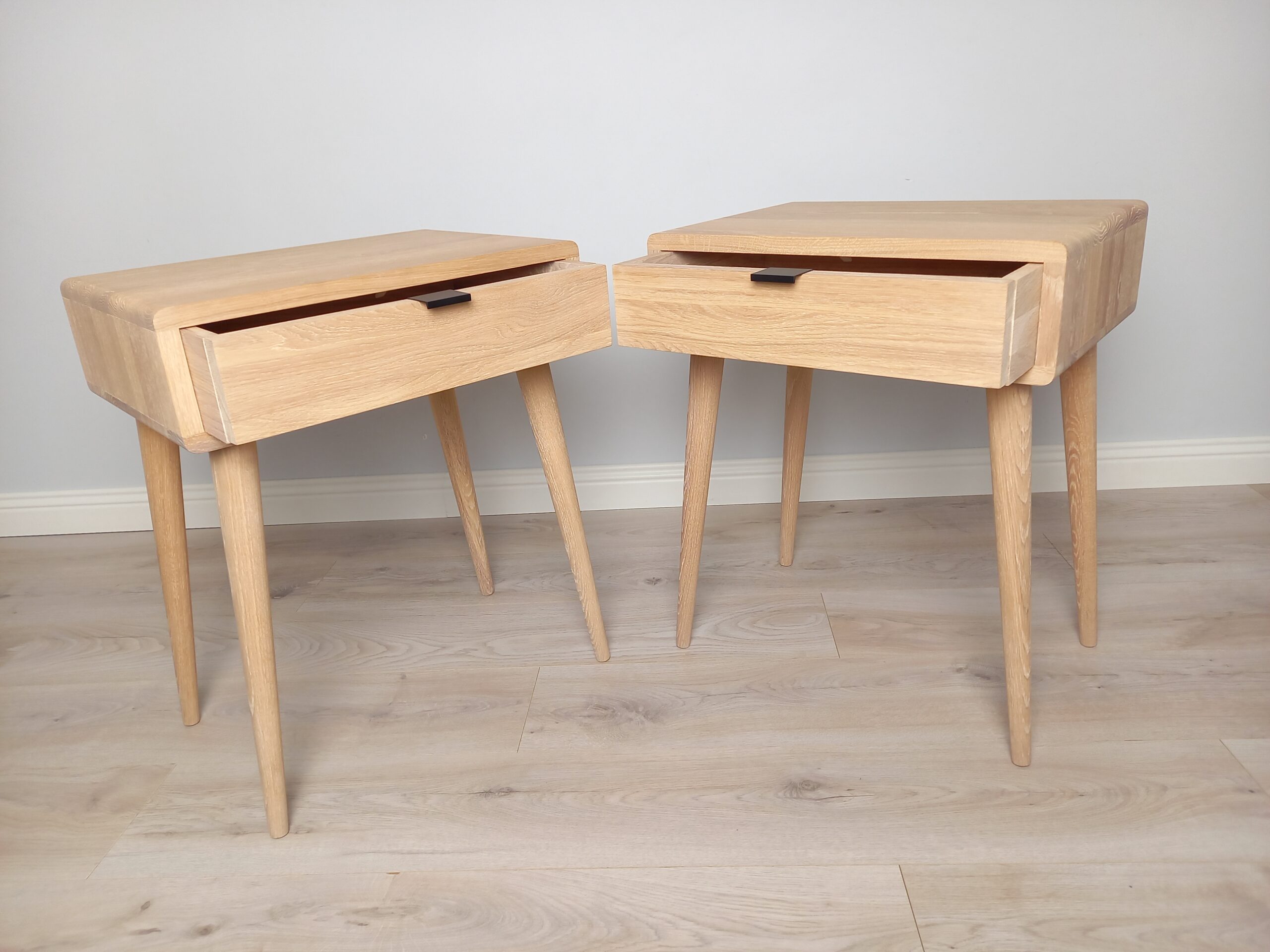 Spintelė „Tylios lajos poroje – Rasos“ Spintelė „Tylios lajos poroje – Rasos“