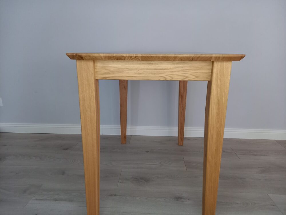 Ąžuolinis stalas su stalčium 100 x 60 cm